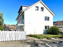 Ansicht von der Stra�e Ihre 3-Zimmer-Traumwohnung mit zwei Balkonen und Weitblick