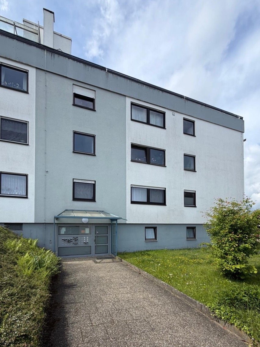 Vorderansicht Etagenwohnung Waldbronn