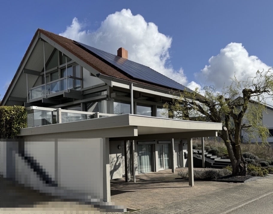 Frontansicht links Einfamilienhaus K�nigsbach-Stein