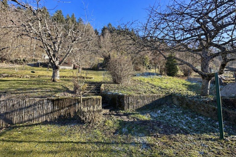 Blick in den Garten H�fen an der Enz - H�fen an der Enz Maisonettewohnung Riesige und lichtdurchflutete Maisonettewohnung mit Garten