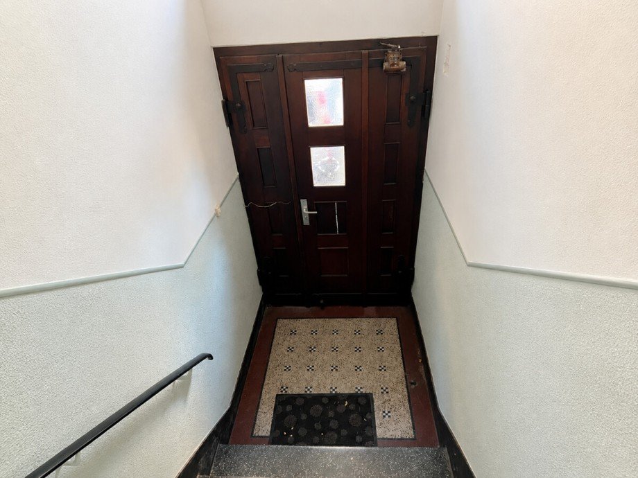 Haust�r Etagenwohnung Karlsruhe / S�dweststadt