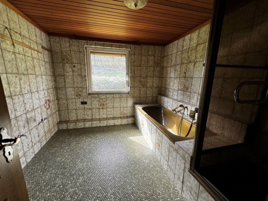 Bad OG Mehrfamilienhaus Pfinztal