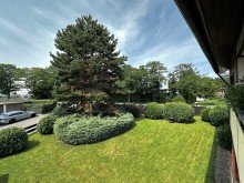 Blick in den Garten Attraktives Mehrfamilienhaus in Pforzheim-B�chenbronn -
solide Investition mit Entwicklungspotenzial