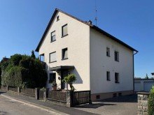 Vorderansicht Gepflegtes Dreifamilienhaus in ruhiger Lage, Ettlingen Bruchhausen