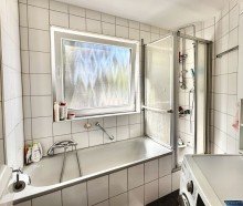 Tageslichtbad Attraktive Erdgeschosswohnung mit �berdachter Terrasse 
und eigenem Garten.