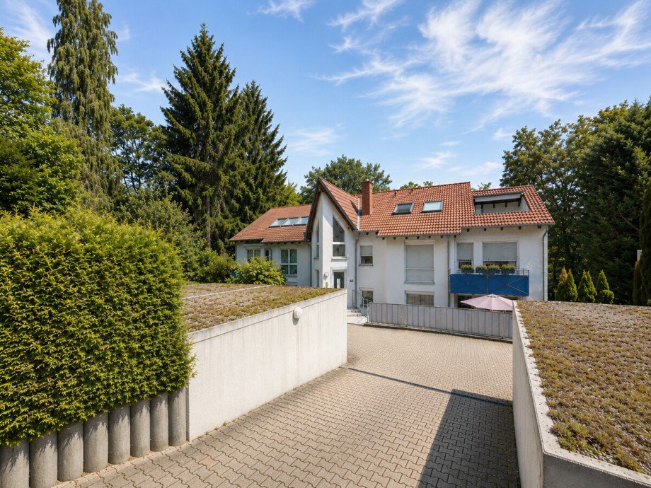 Komfortable Zufahrt zu Haus & Garagen Etagenwohnung Karlsruhe / Hohenwettersbach