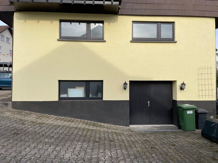 Seitliche Hausansicht Maisonettewohnung Malsch