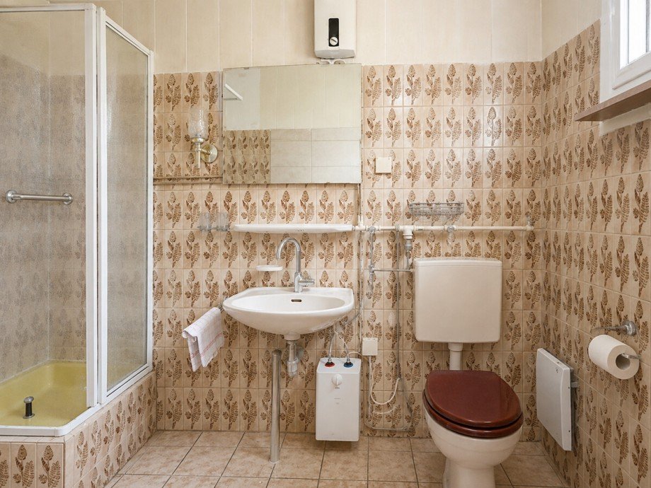Badezimmer im EG (KI generiert) Doppelhaush�lfte Ettlingen