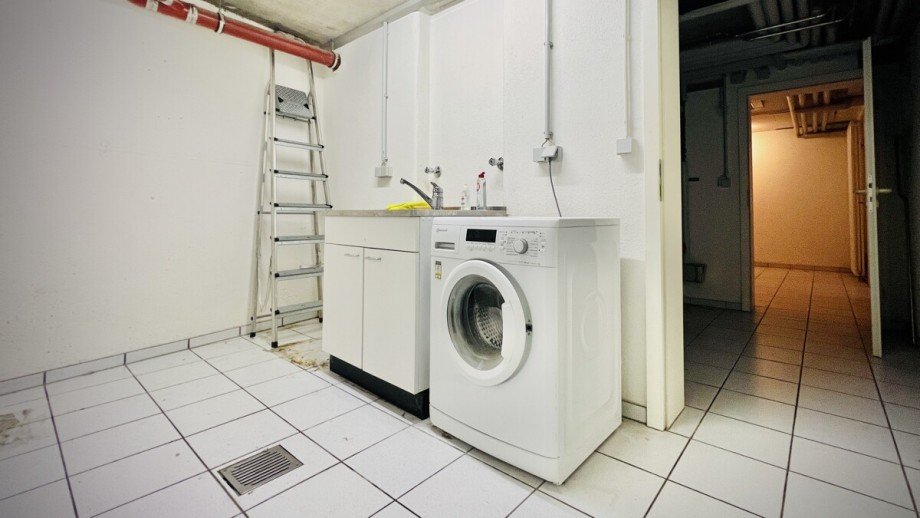 Waschk�che mit Trockner, f�r gro�e u. kleine Wohnung Mehrfamilienhaus Ettlingen