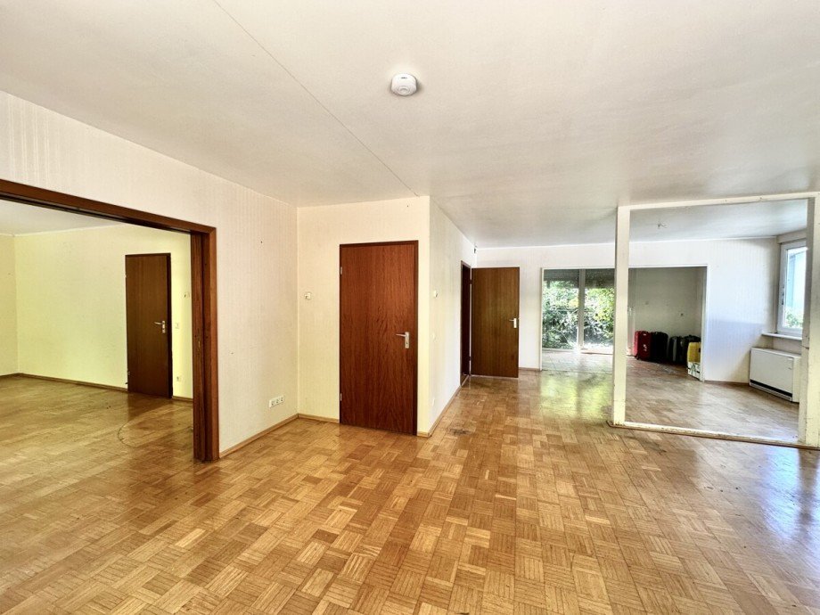 Wohnen/ Essen Einfamilienhaus Karlsruhe / Bergwald