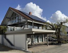 Frontansicht links Au�ergew�hnliches Einfamilienhaus mit Einliegerwohnung in sehr begehrter Wohnlage