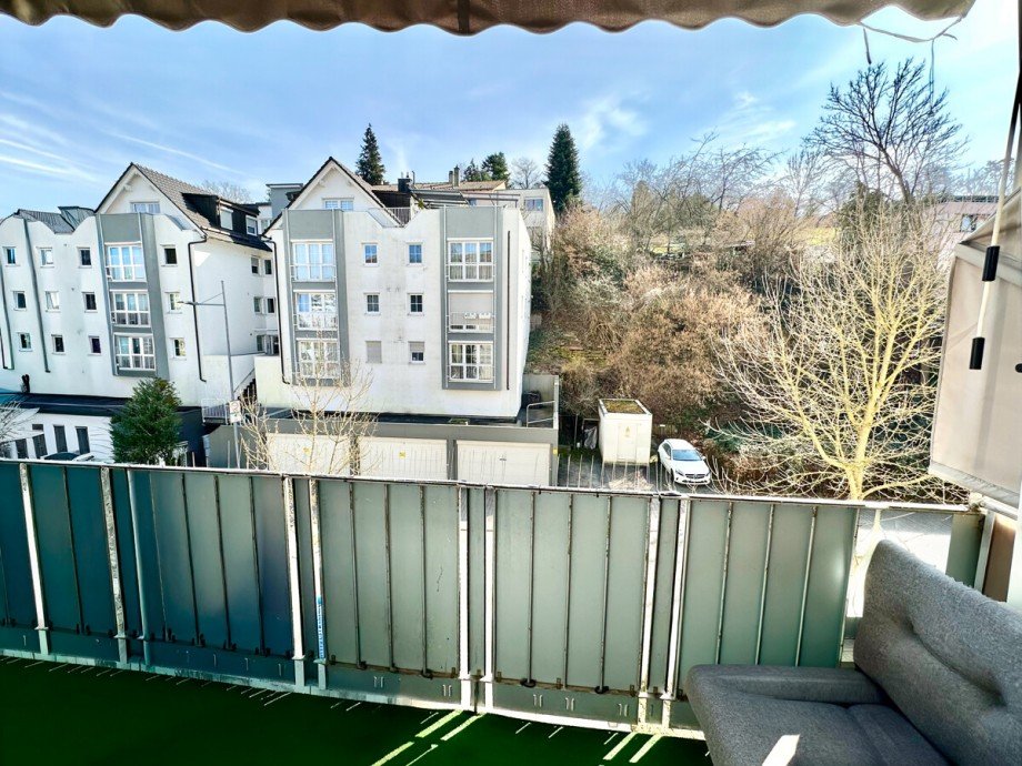 Sonniger Balkon Etagenwohnung Pforzheim / Br�tzingen