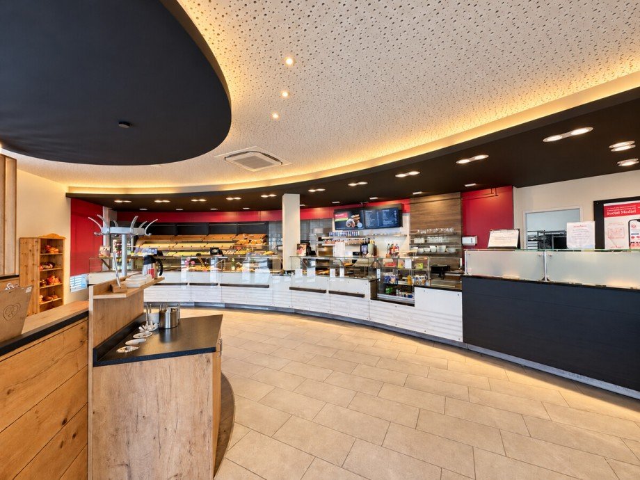 (KI bearbeitet) B�ckerei Wohn- / Gesch�ftshaus Ettlingen