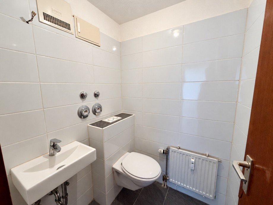 G�ste WC Dachgeschosswohnung Ettlingen