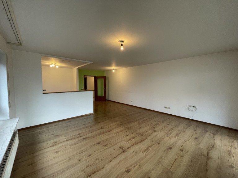 Wohnzimmer Karlsbad Erdgeschosswohnung Wundersch�ne 3-Zimmer-Wohnung mit zwei Balkonen, TG-Stellplatz und G�ste WC in Karlsbad-Ittersbach