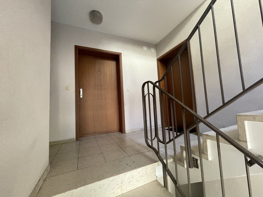 Treppenhaus Erdgeschosswohnung Karlsruhe / Beiertheim-Bulach
