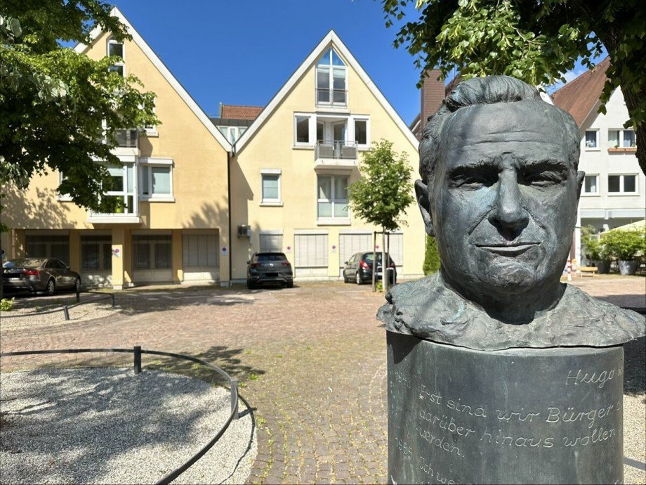Rechte gelbe Haush�lfte Maisonettewohnung Ettlingen