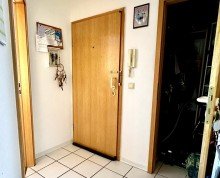 Eingangsbereich Attraktive Erdgeschosswohnung mit �berdachter Terrasse 
und eigenem Garten.
