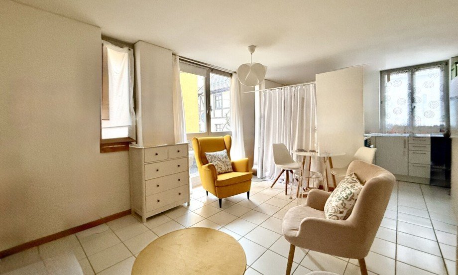 Haus 1, kl. Whg, Wohn-/Schlafzimmer Mehrfamilienhaus Ettlingen