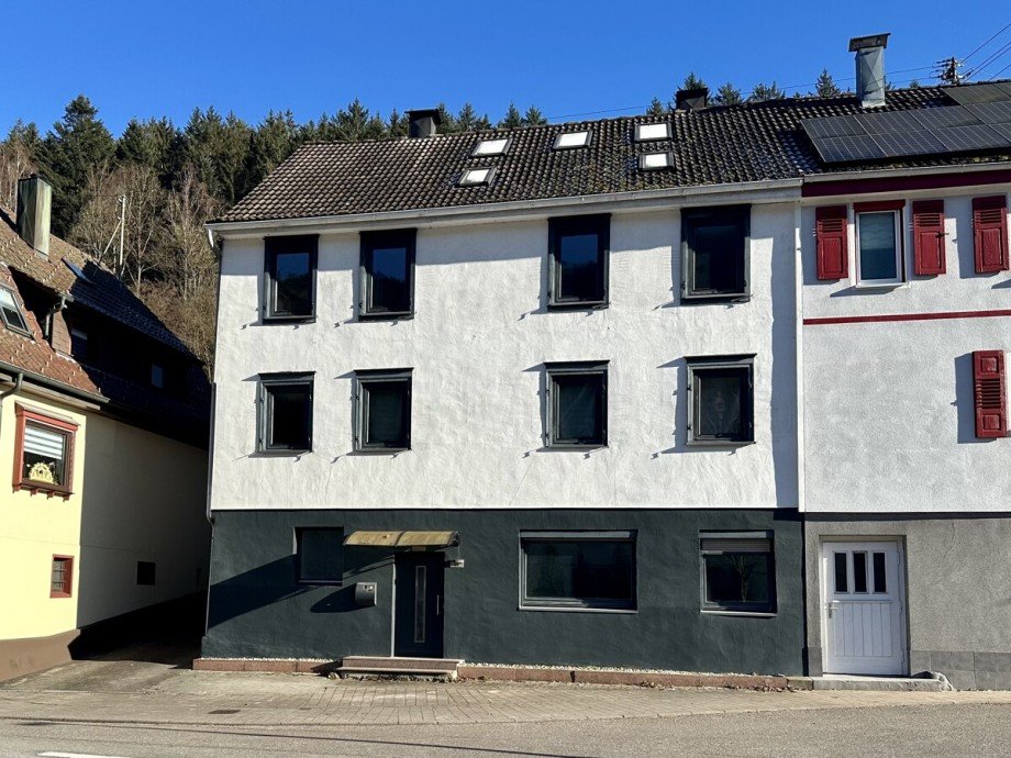 Hausansicht Maisonettewohnung H�fen an der Enz
