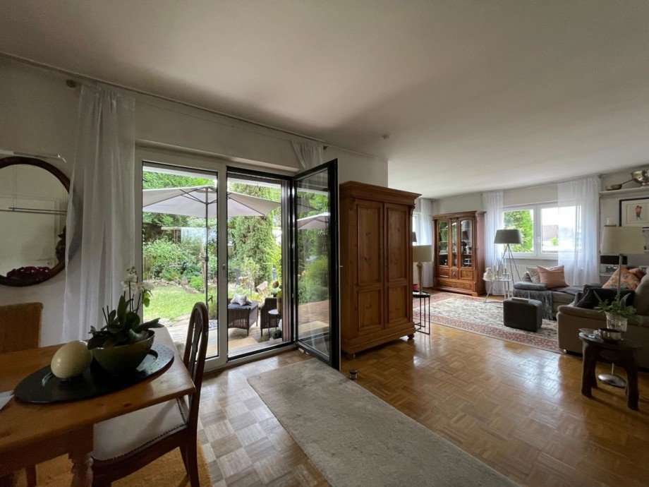 Wohnzimmer/Esszimmer Mehrfamilienhaus Ettlingen