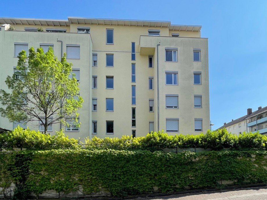 Hinteransicht Etagenwohnung Karlsruhe