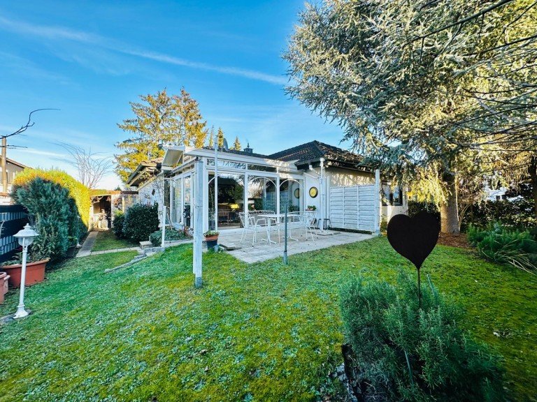 Garten Jockgrim Bungalow Perfekt geschnittener Winkelbungalow