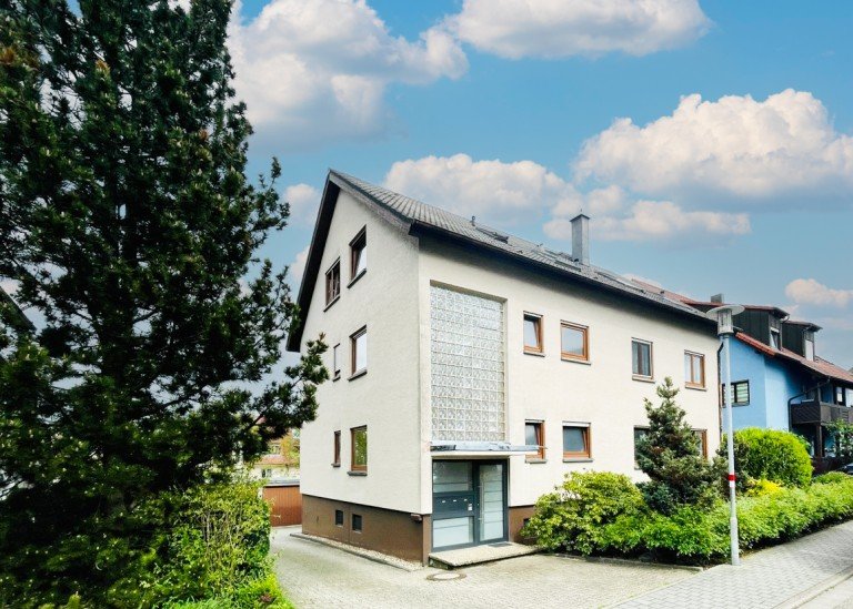 Aussenansicht Ettlingen-Spessart Etagenwohnung FREI AB SOFORT! 3-Zi. ETW mit Balkon incl. Garage in Ettlingen-Spessart