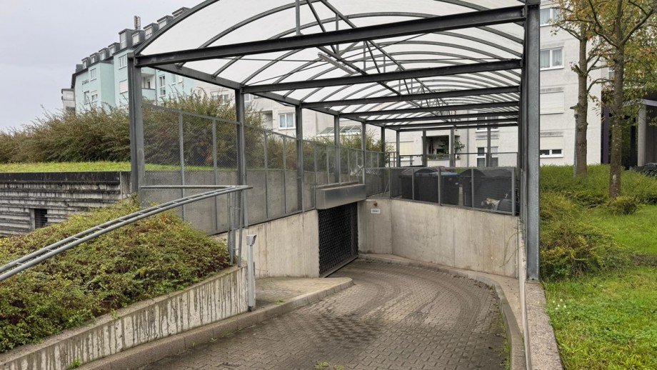 TG Zufahrt Dachgeschosswohnung Karlsruhe