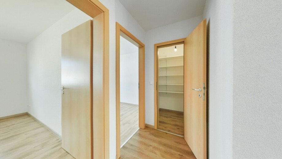 Heller Flurbereich im Obergeschoss Reihenendhaus Baden-Baden