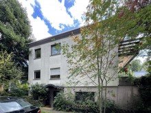 Au�enansicht mit Kellerzugang Sanierungsbed�rftiges Reihenendhaus in Waldbronn Busenbach