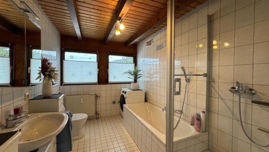 Badezimmer DG Zweifamilienhaus Malsch
