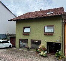 Au�enansicht Mehr als nur ein Zuhause - gepflegte Doppelhaush�lfte in Karlsbad-Spielberg