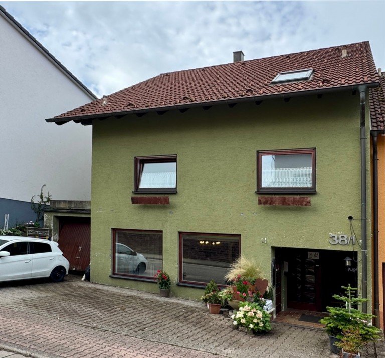 Au�enansicht Karlsbad - Karlsbad Doppelhaush�lfte Mehr als nur ein Zuhause - gepflegte Doppelhaush�lfte in Karlsbad-Spielberg