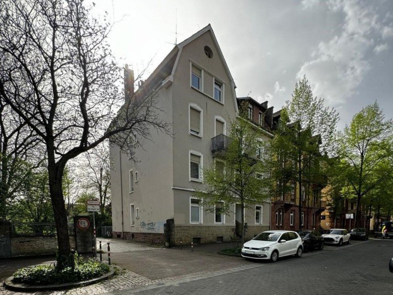 Vorderansicht Karlsruhe Dachgeschosswohnung Charmante Altbauwohnung mit Garten in der Karlsruher Oststadt.