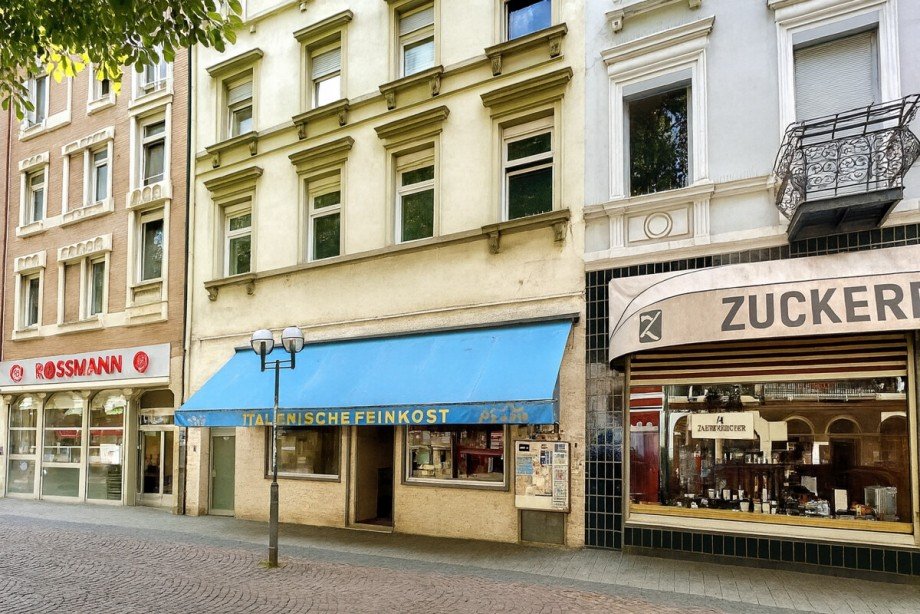 Verkaufsobjekt mit historischem Charm ( Geb�ude mit blauer Markise) Mehrfamilienhaus Karlsruhe