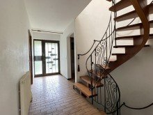 Treppenhaus Sanierungsbed�rftiges Reihenendhaus in Waldbronn Busenbach