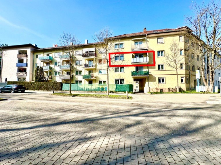 Blick von der Stra�e Pforzheim / Br�tzingen - Br�tzingen Etagenwohnung Familienfreundliche 3-Zimmer-Wohnung