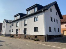 Hausansicht Strasse Kernsanierte ETW f�r Eigennutzer oder Kapitalanleger
in Waldbronn-Reichenbach!