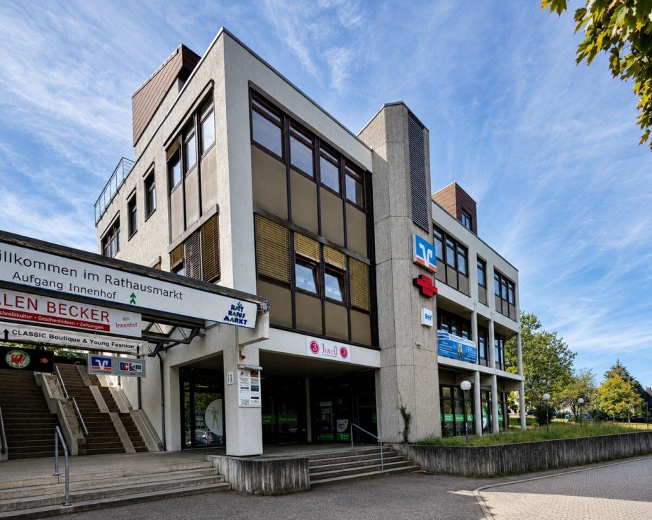 Gesch�ftshaus am Rathausmarkt B�rogeb�ude Waldbronn