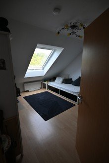 DG rechts Gro�z�gige Doppelhaush�lfte in gefragter Lage