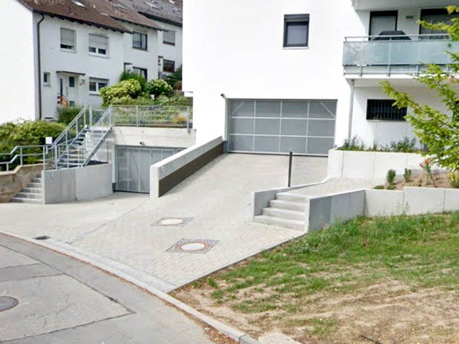 Einfahrt Hausansicht Erdgeschosswohnung Schorndorf