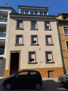 Fassade PF-Br�tzingen - modernisiertes 3-Familienhaus - nach WEG aufgeteilt