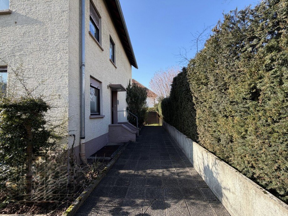 Hofeinfahrt Mehrfamilienhaus Ettlingen