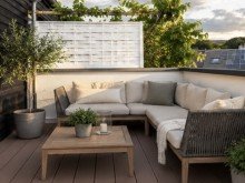 Optimale Privatsph�re (KI-Visualisierung) Exklusives, lichtdurchflutetes Reihenendhaus mit Dachterrasse und zwei sonnigen Terrassen