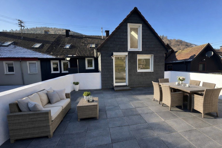 Gro�z�gige Terrasse KI m�bliert Maisonettewohnung H�fen an der Enz