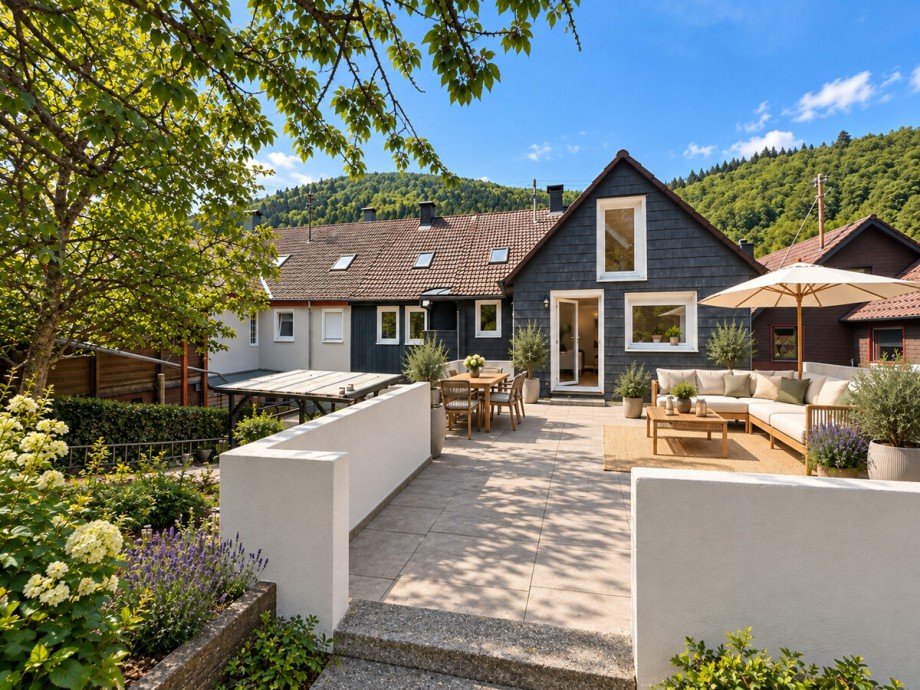 KI bearbeitet Maisonettewohnung H�fen an der Enz