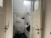 G�ste-WC Charmante Altbauwohnung mit Garten in der Karlsruher Oststadt.