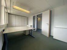 B�roraum 1 Hier k�nnten Sie arbeiten! Lichtdurchflutete B�rofl�che zentral 
am Waldbronner Rathausmarkt gelegen