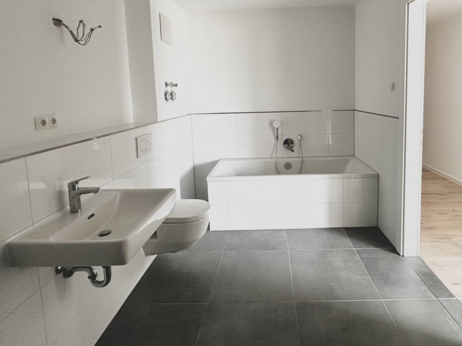 Badezimmer Bild 1 Dachgeschosswohnung Kieselbronn